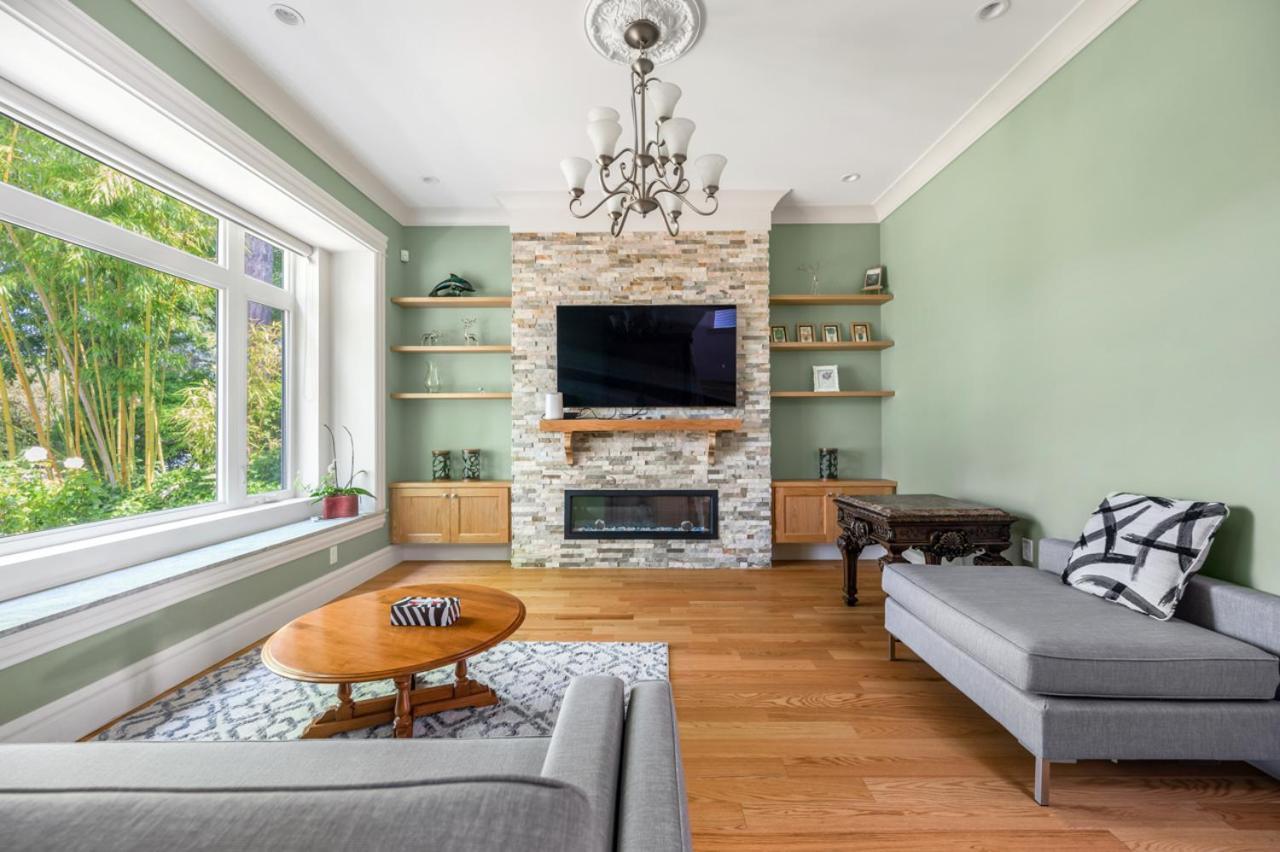 Vancouver Haven: Luxurious Private Bedroom Near Attractions Exterior foto